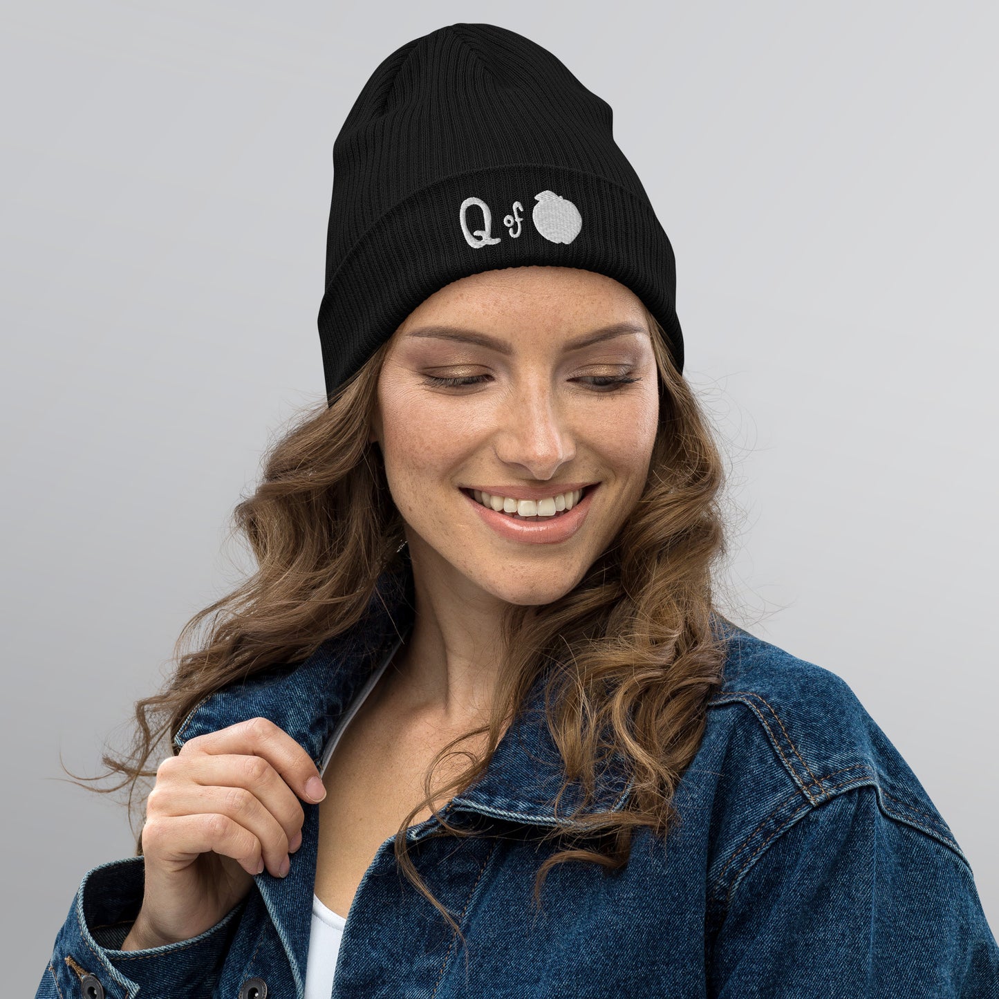 Queen of Peaches Organic ribbed beanie